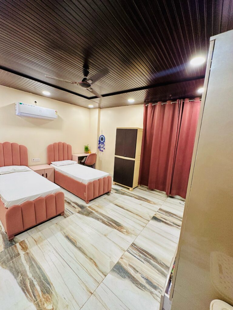 Best PG in Rajouri Garden